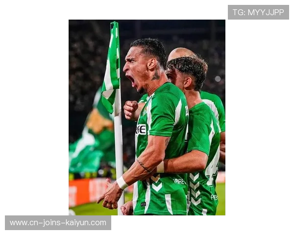 安东尼惊艳全场世界波破门现场镜头定格绝美瞬间 安东尼惊艳全场世界波破门现场镜头定格绝美瞬间