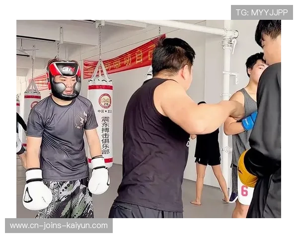 UFC擂台节奏与空间掌控训练:打造拳场中的制胜之道 UFC擂台节奏与空间掌控训练:打造拳场中的制胜之道