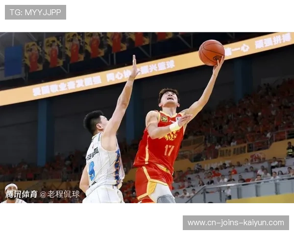 CBA球员隔扣对手引全队沸腾——这一次，篮球场上的激情燃烧